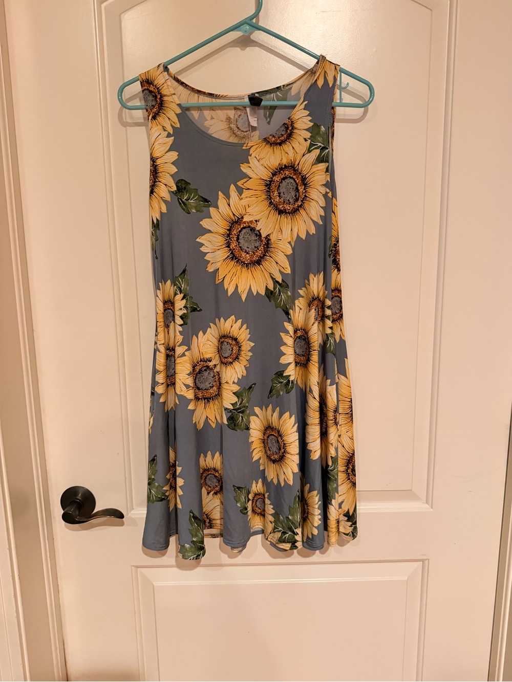 Yahada Bluish/Gray Sunflower tank dress with pockets size Small EUC